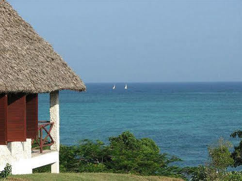 Tijara Beach Hotel Mombasa Exterior photo